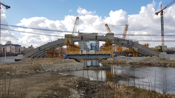 Закончен монтаж последней арки мостовой части здания КОНГРЕСС-ХОЛЛА. в городе Челябинске